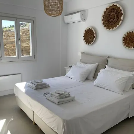 Beachfront With Swimming Pool Kythnos